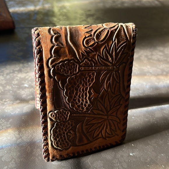 Vintage Embossed leather, bifold wallet, horse , Mexico - Picture 14 of 16